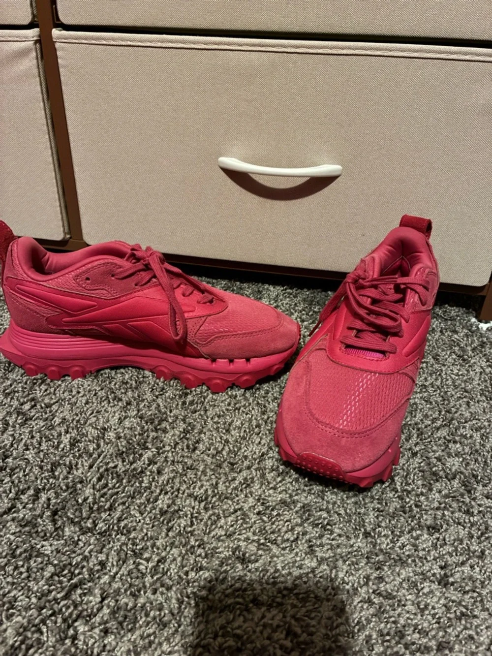 Cardi be pink reeboks - Picture 2 of 3